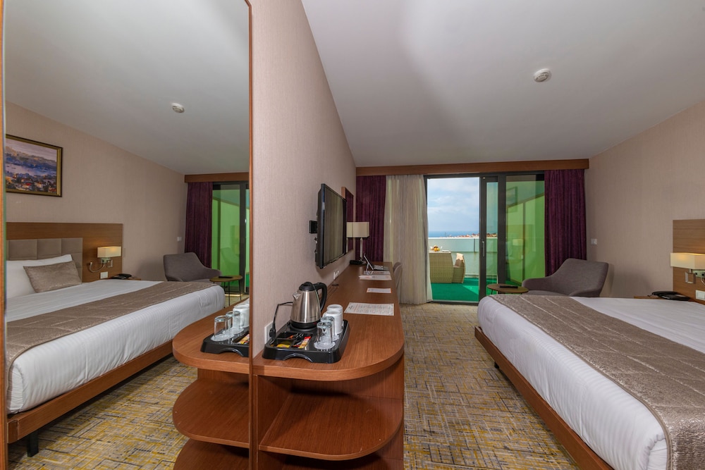 Land Park Hotel 5