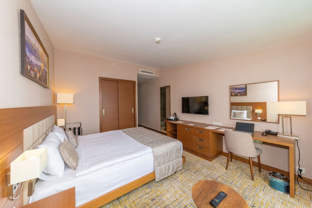 Land Park Hotel 6