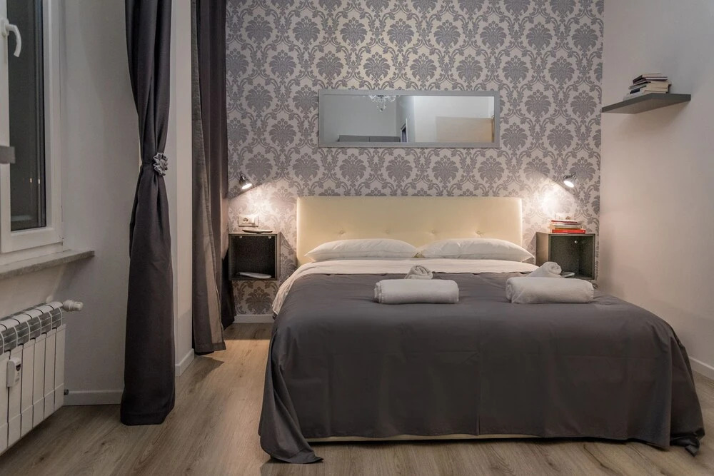 Inside Roma Rooms 7