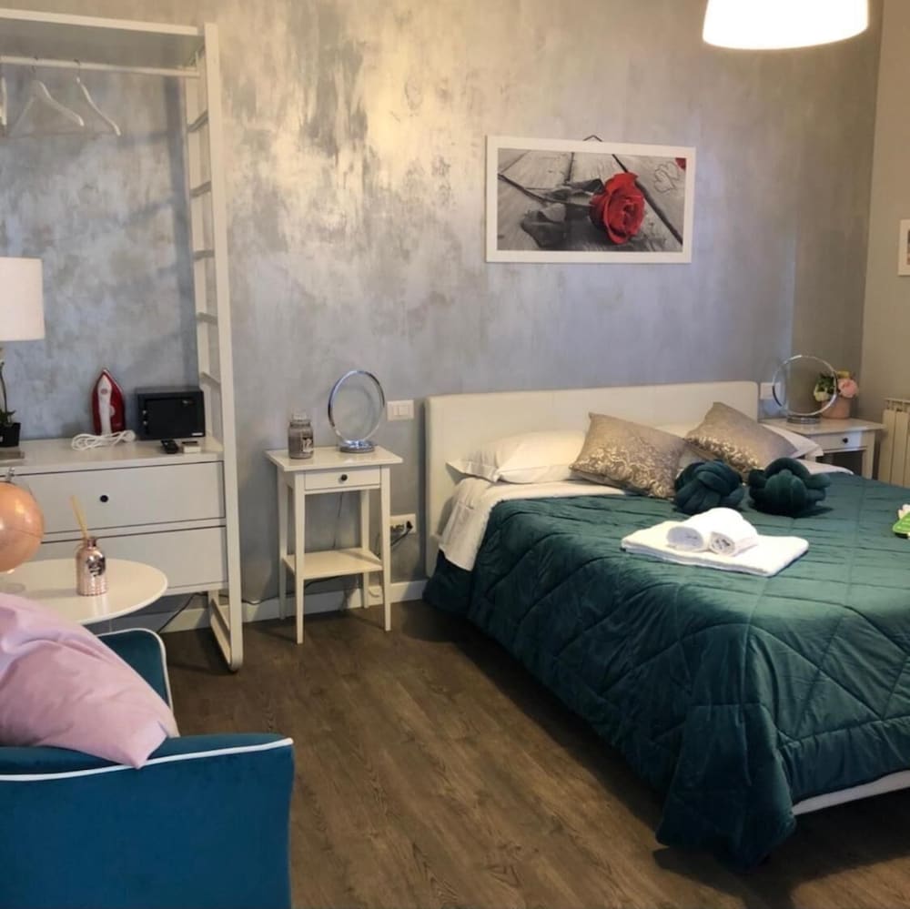 A 2 Passi dai Musei Guest House 10