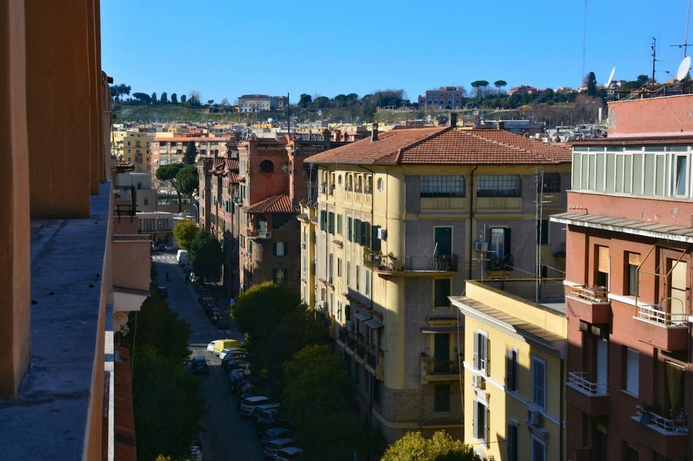 A 2 Passi dai Musei Guest House 23
