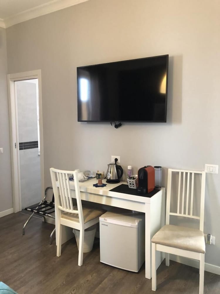 A 2 Passi dai Musei Guest House 11