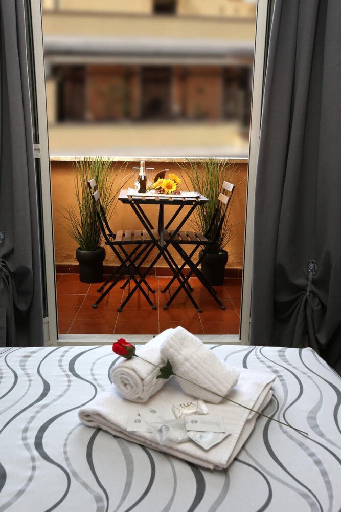 A 2 Passi dai Musei Guest House 15