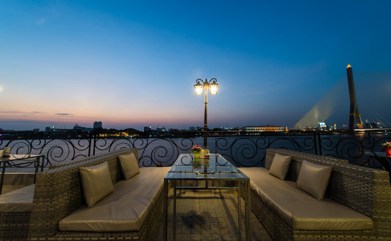 V Varee Bangkok 9