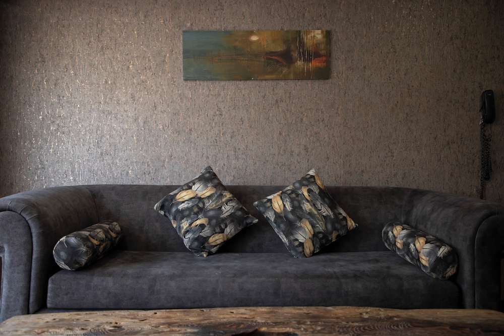 Hera Suites & Residence 22