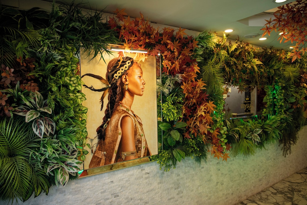 Hera Suites & Residence 4