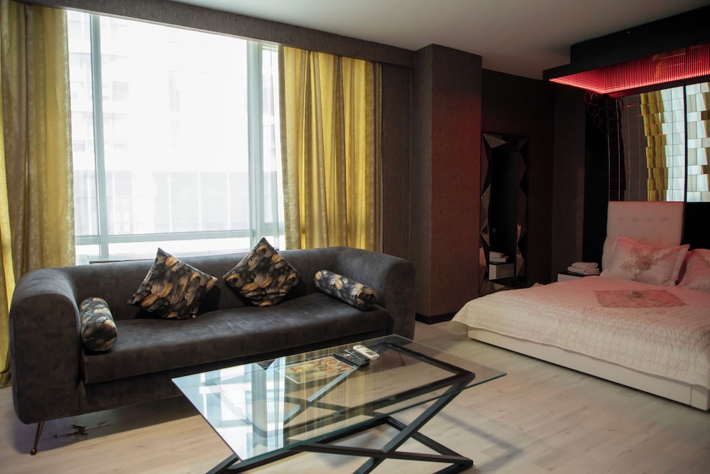 Hera Suites & Residence 24