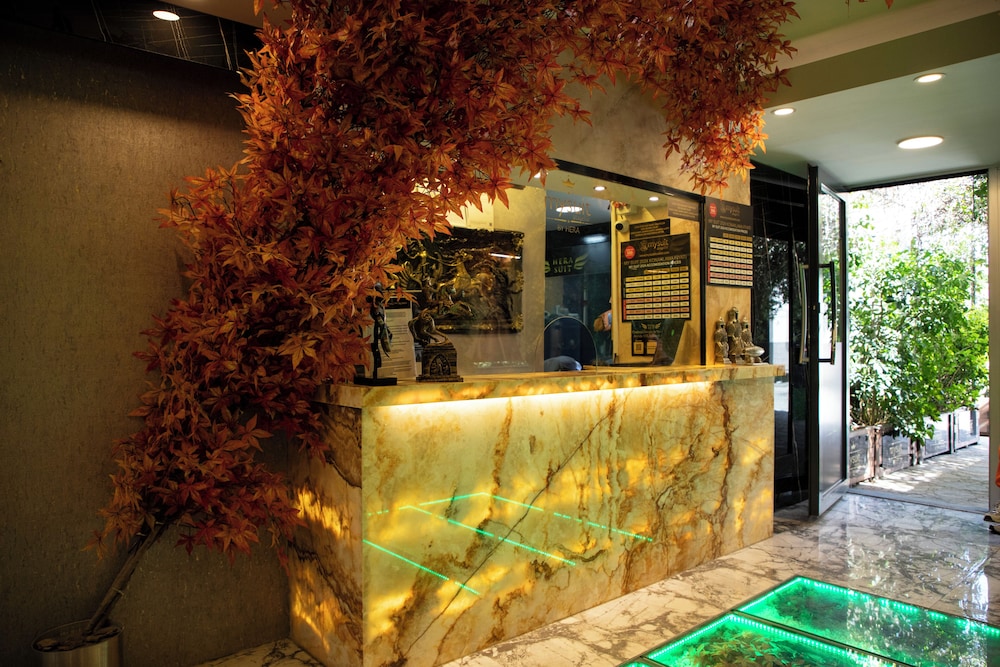 Hera Suites & Residence 2