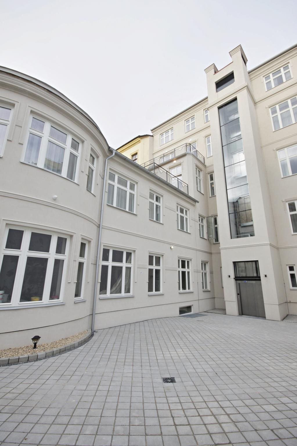 Elizabeth Suites 11