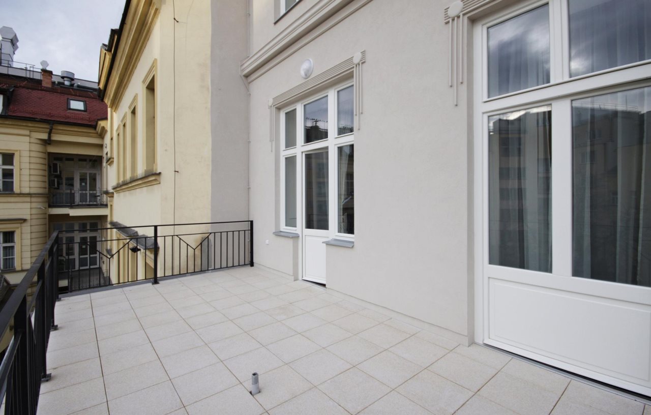 Elizabeth Suites 8