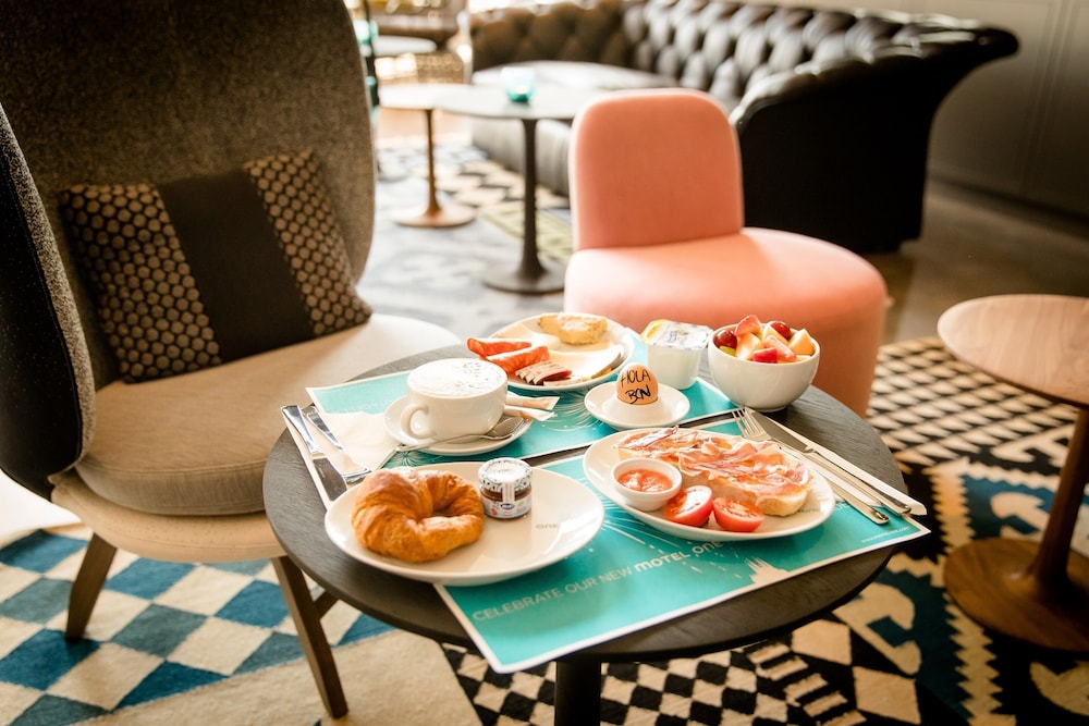 Motel One Barcelona-Ciutadella 14
