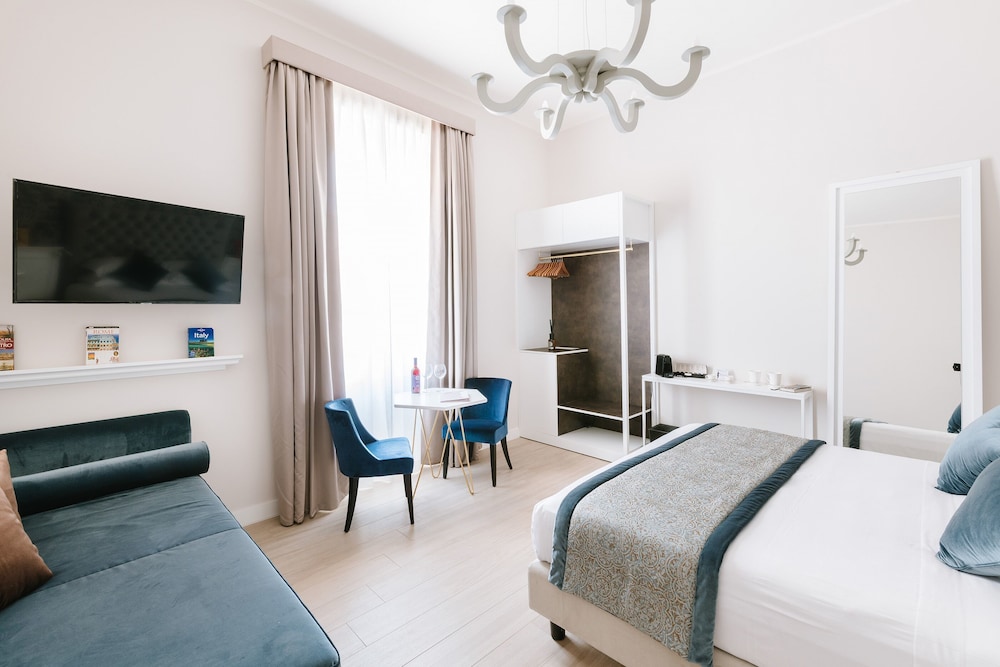 Rhea Silvia Luxury Navona 21