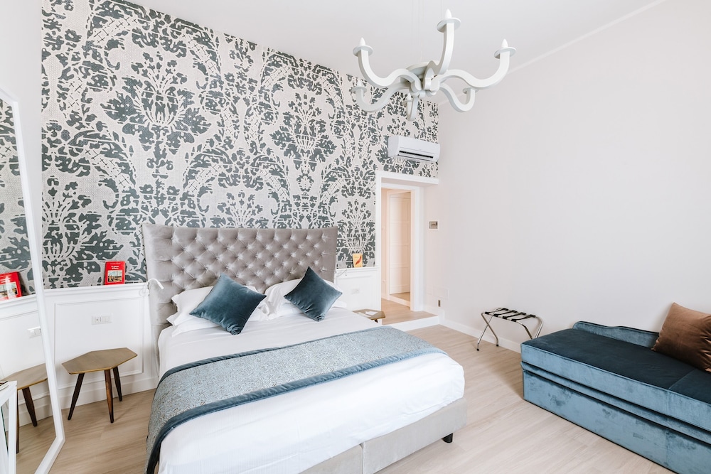 Rhea Silvia Luxury Navona 19