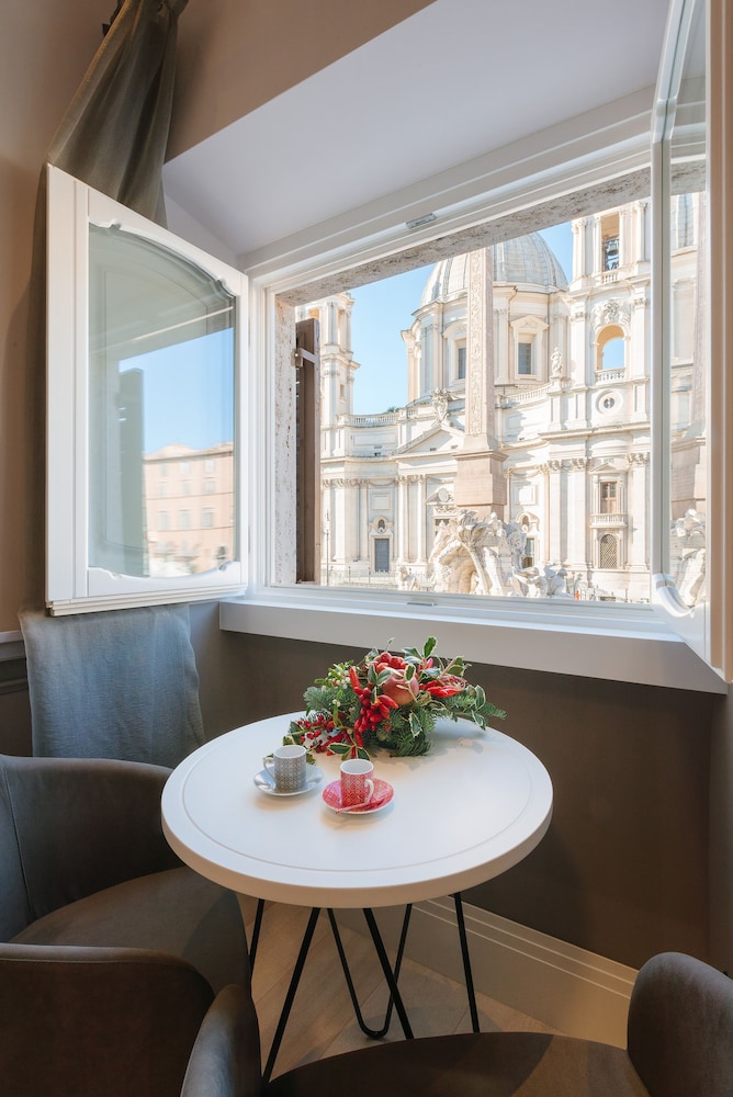 Rhea Silvia Luxury Navona 13