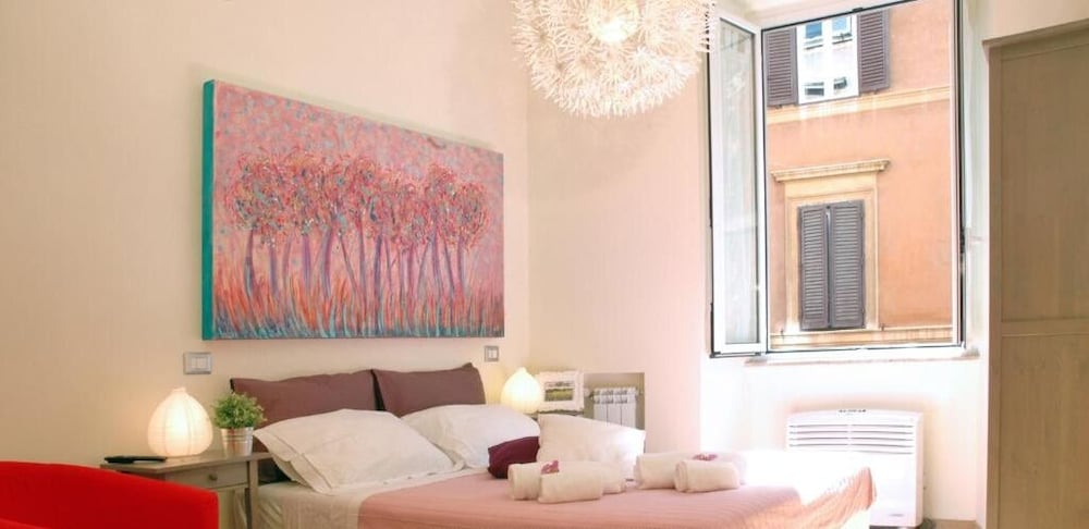 Bye Bye Roma Pantheon Suite 12