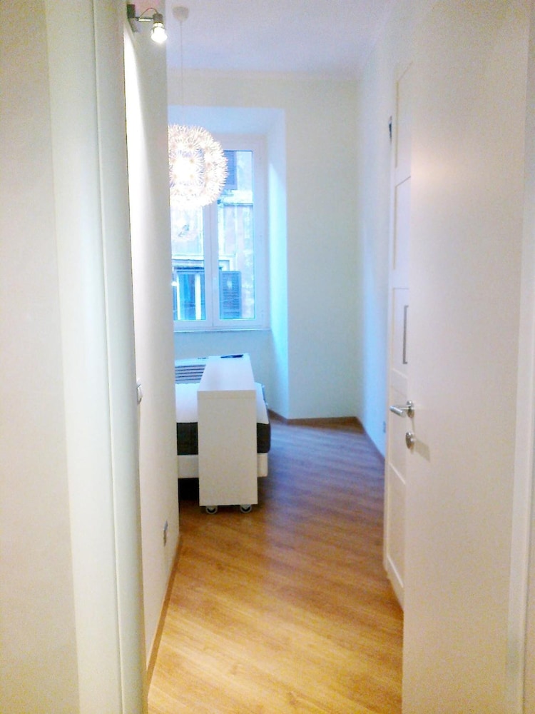 Bye Bye Roma Pantheon Suite 14