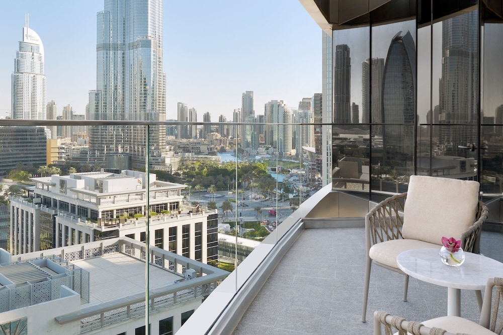 Address Sky View 17