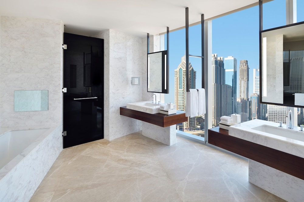 Address Sky View 21