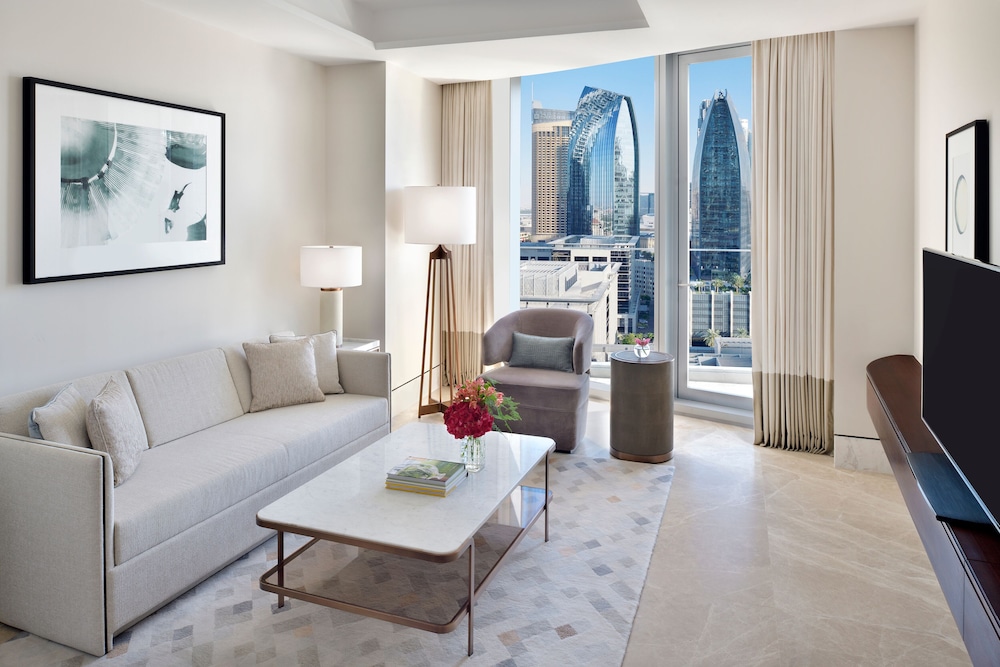 Address Sky View 16