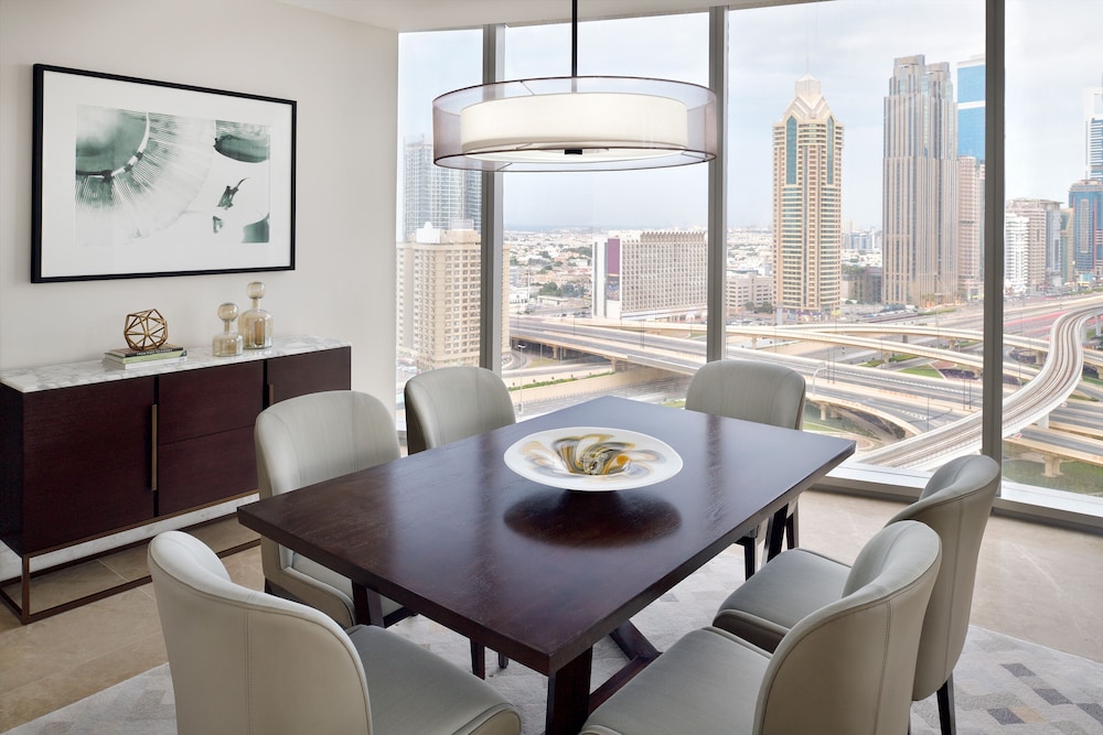 Address Sky View 13