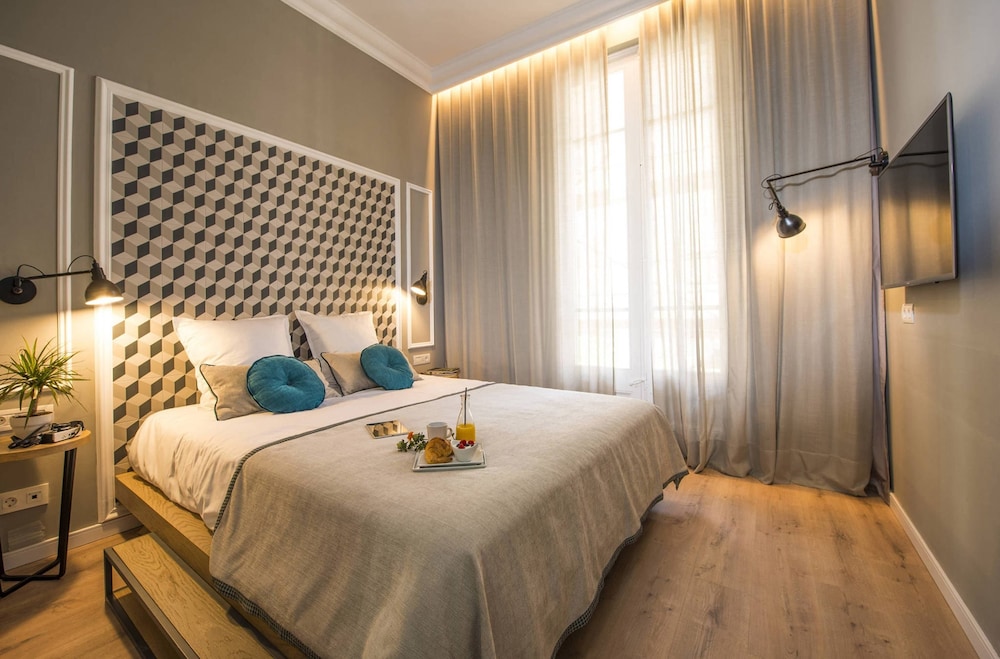 Ona Hotels Mosaic 1