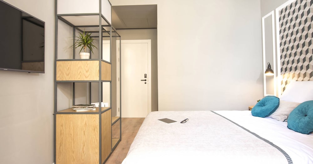 Ona Hotels Mosaic 4