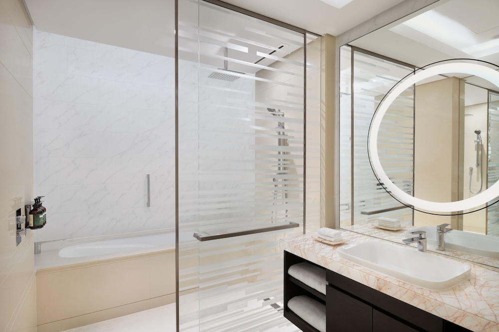 Crowne Plaza Dubai Marina 21