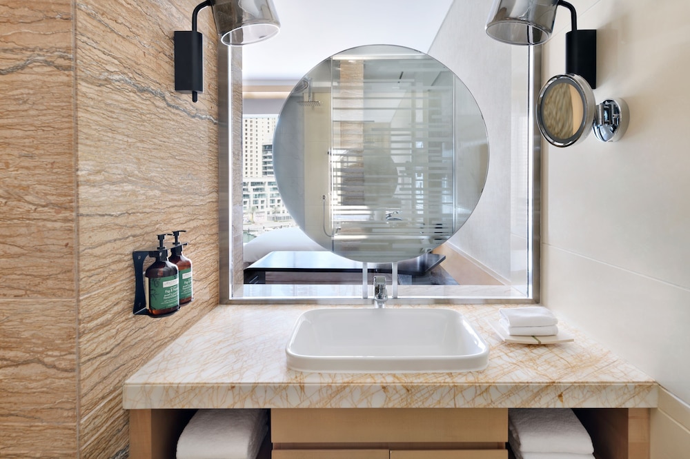 Crowne Plaza Dubai Marina 18