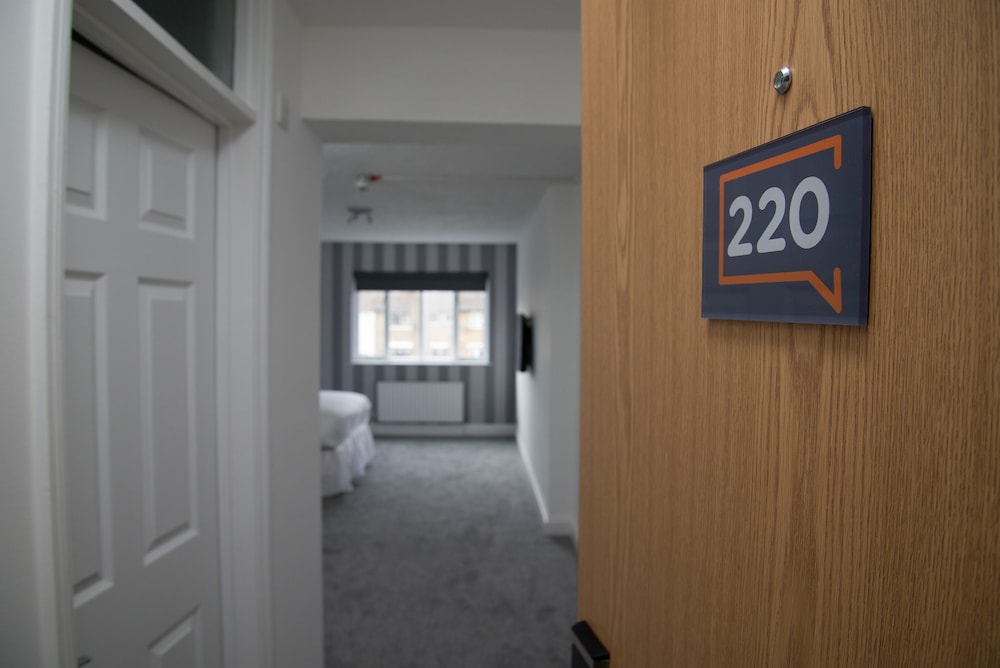 TLK Apartments and Hotel 8