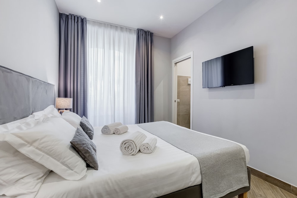 Colonna Luxury Suites 15