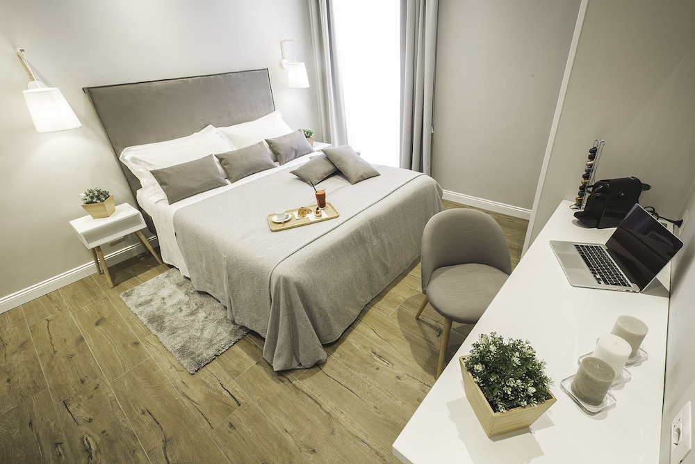 Colonna Luxury Suites 5