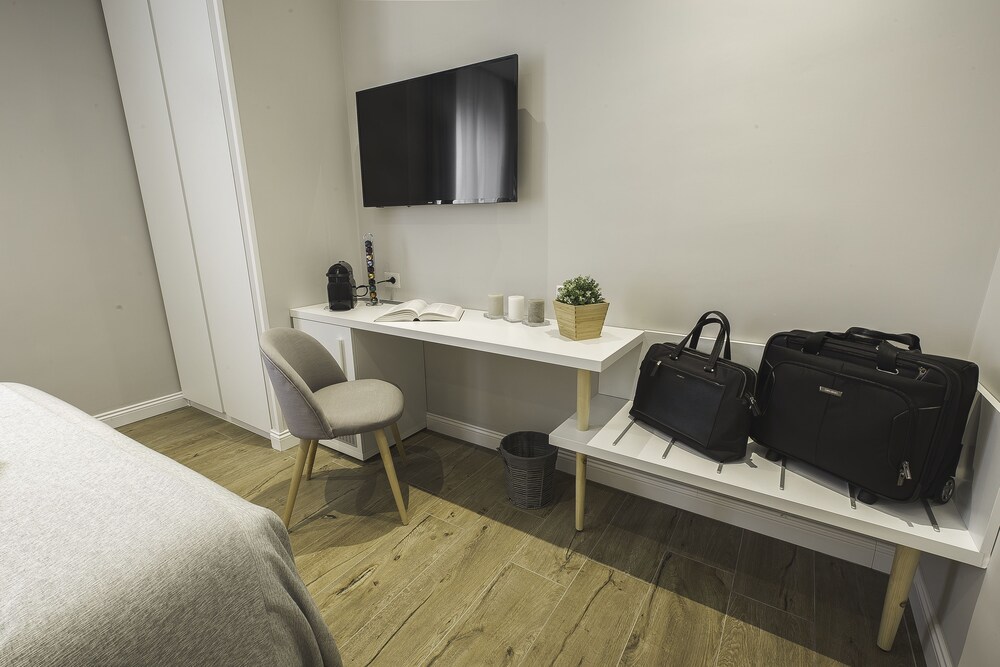 Colonna Luxury Suites 7