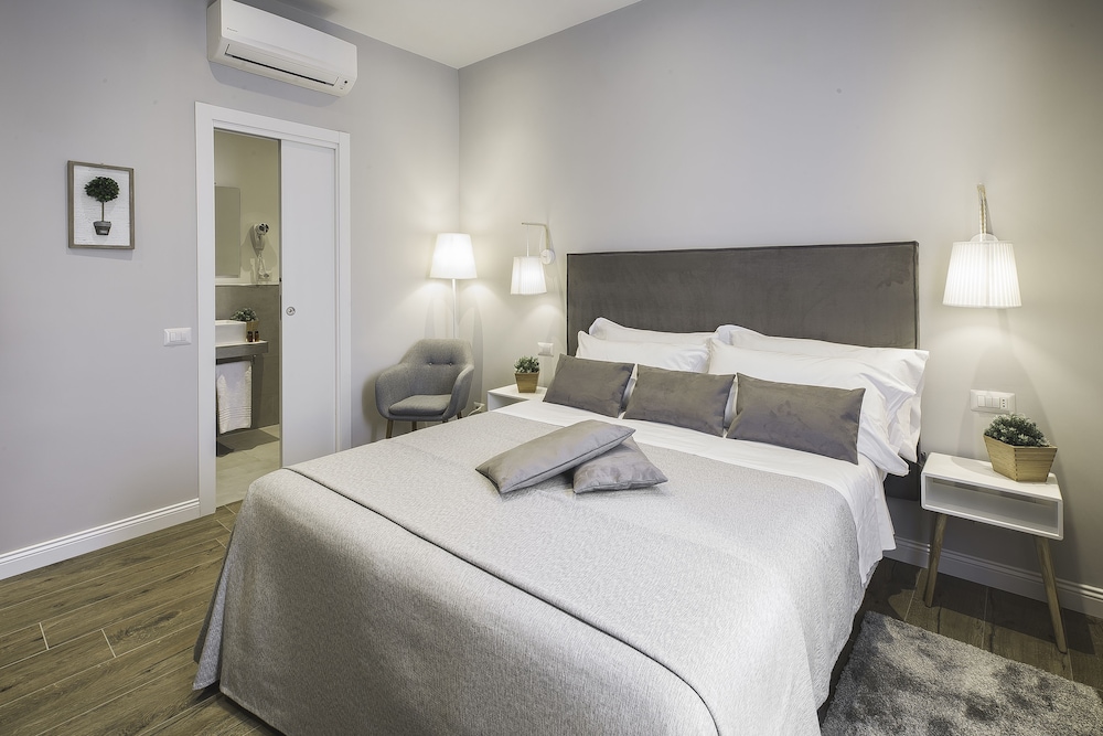 Colonna Luxury Suites 3