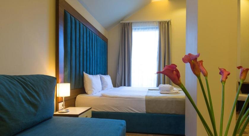 Marquise Hotel 1