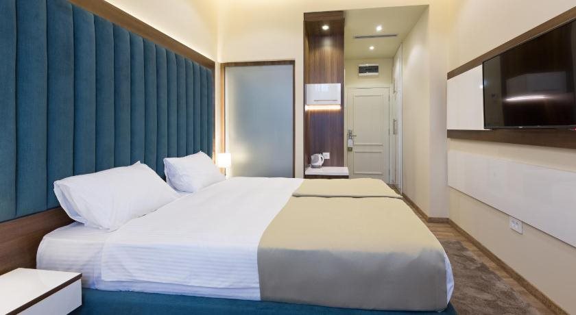 Marquise Hotel 12