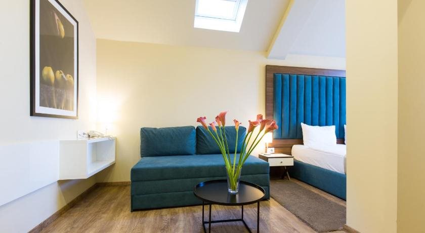 Marquise Hotel 18