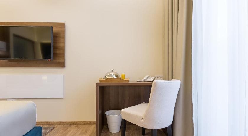Marquise Hotel 7