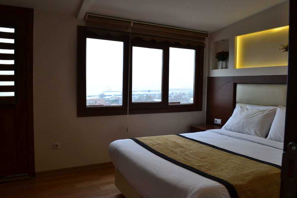Seven Days Hotel 23