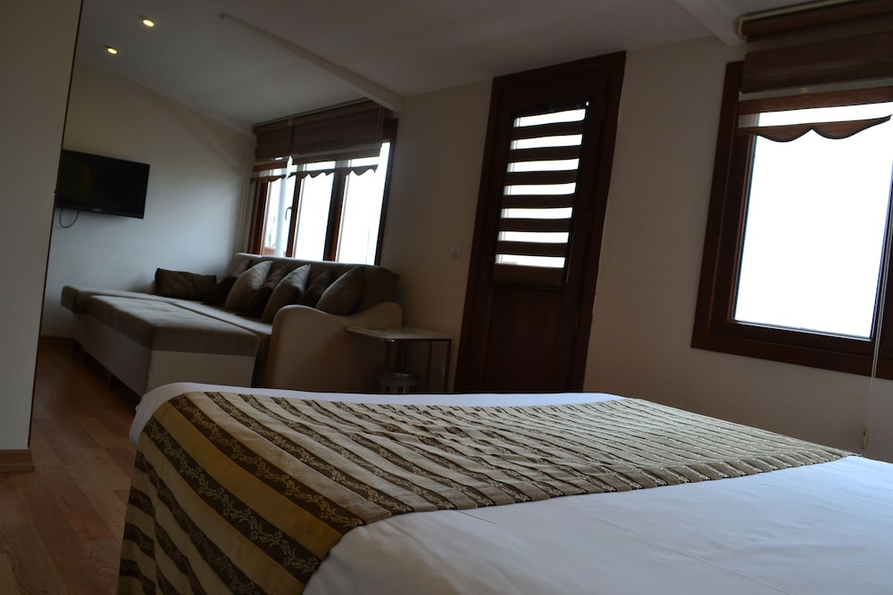 Seven Days Hotel 8