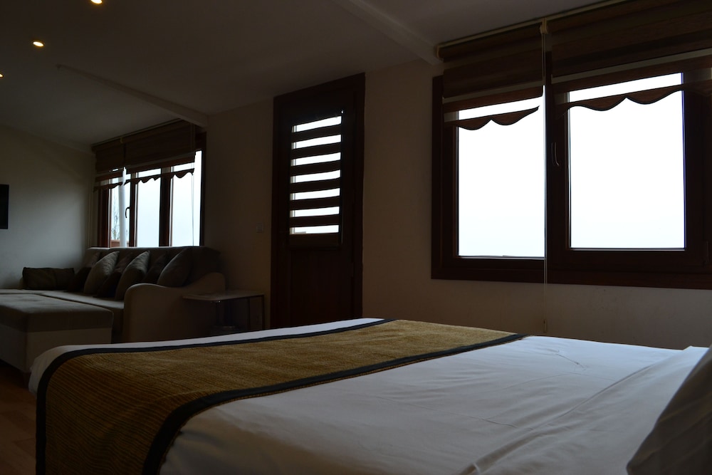 Seven Days Hotel 16