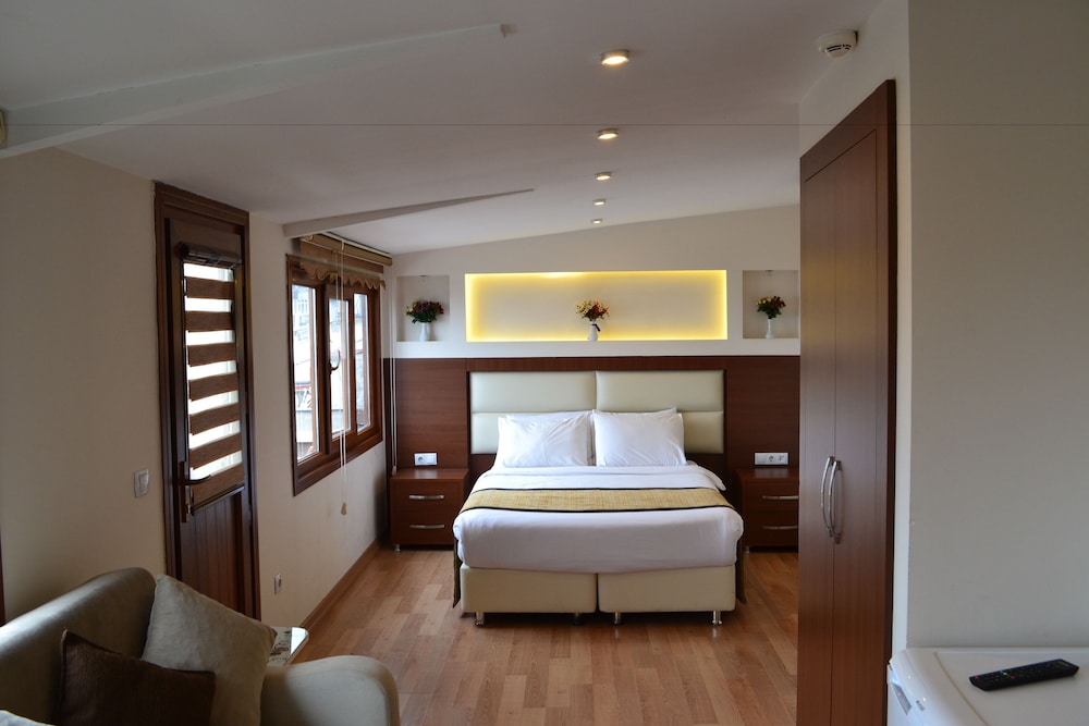 Seven Days Hotel 18