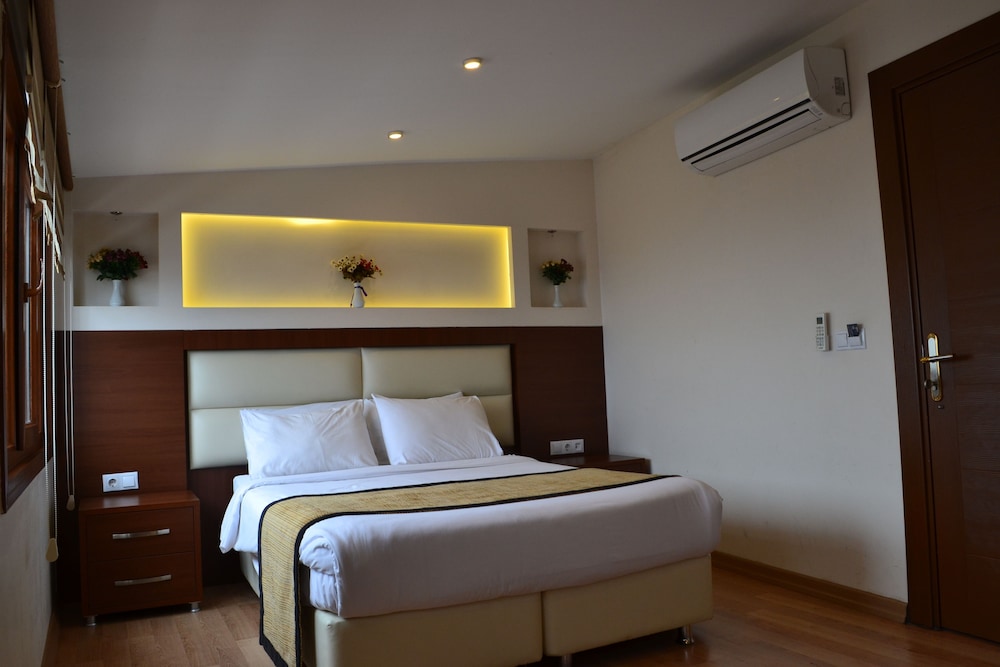 Seven Days Hotel 19
