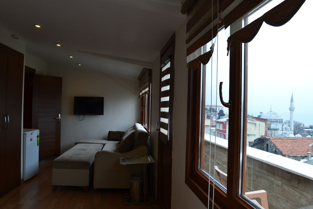 Seven Days Hotel 6