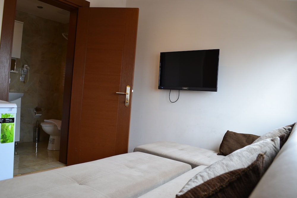 Seven Days Hotel 15