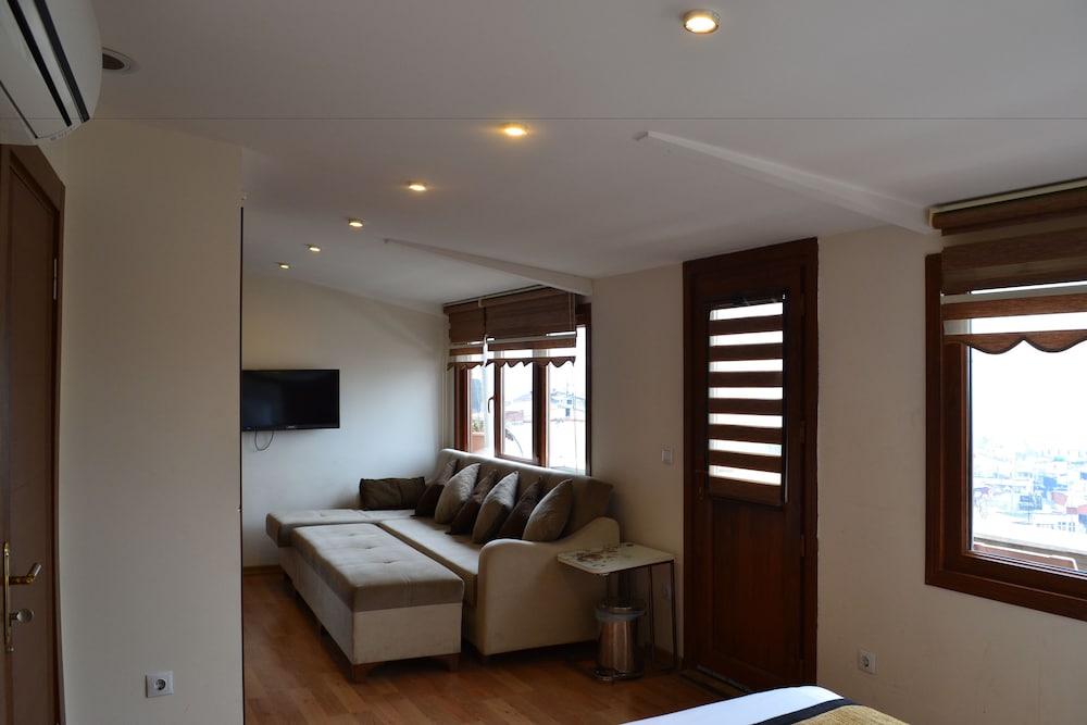 Seven Days Hotel 14