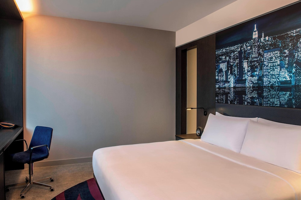 Aloft Dubai Creek 19