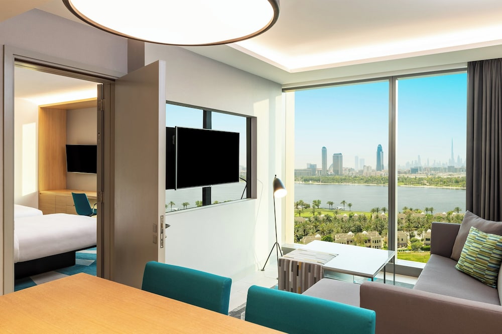 Aloft Dubai Creek 18