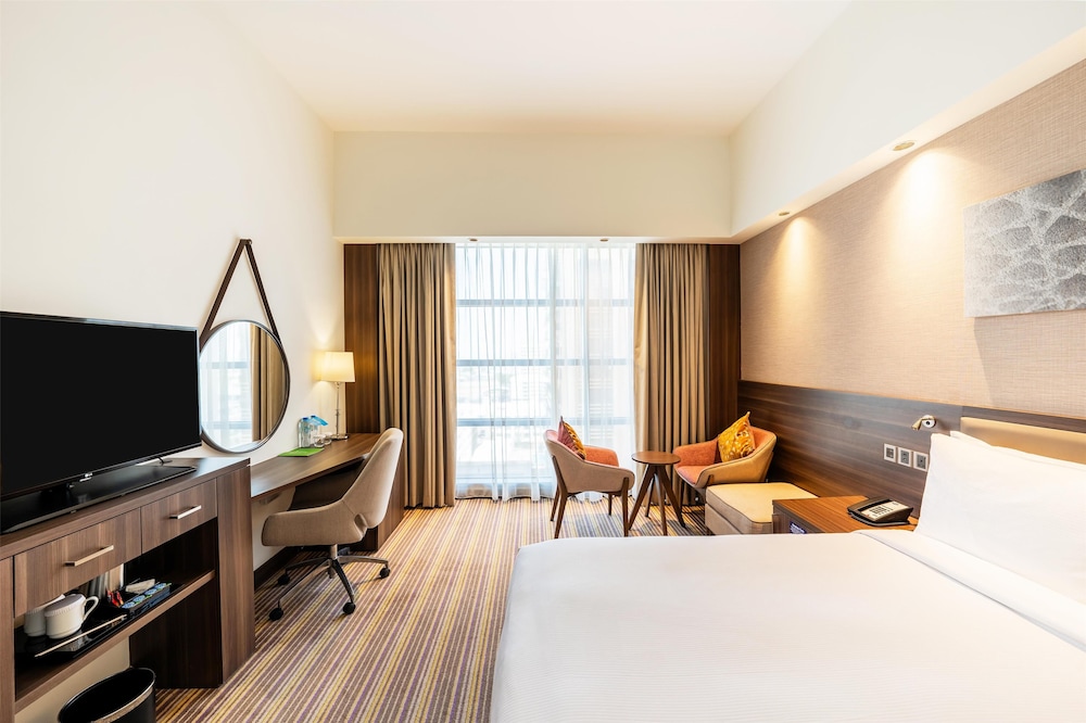Hampton by Hilton Dubai Airport 10