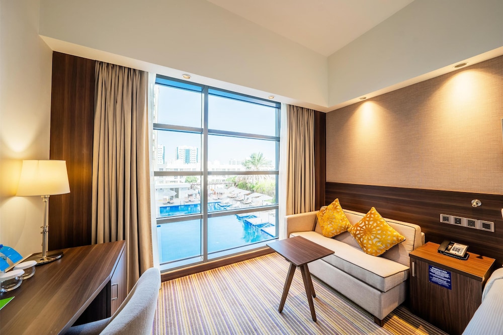 Hampton by Hilton Dubai Airport 12