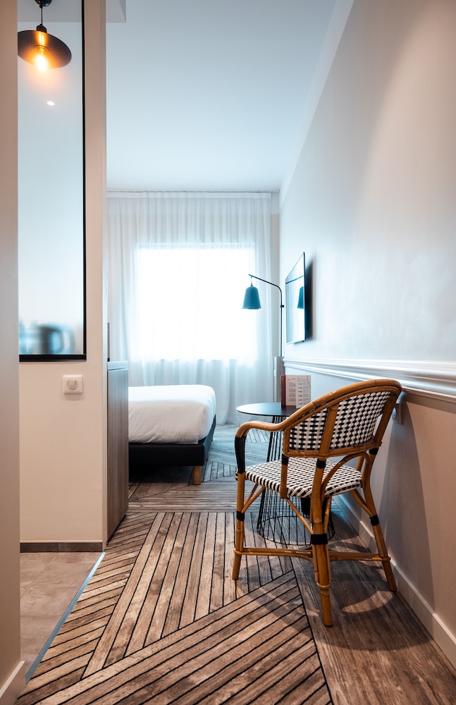 Hotel The Originals Paris Maison Montmartre 12